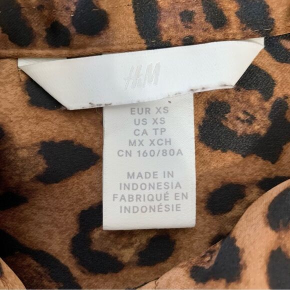 Animal Print Tunic top Button-up Soft Satin feel Size XS - Picture 4 of 8